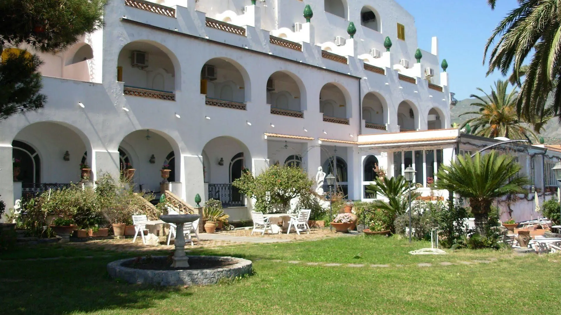Arathena Rocks Hotel Giardini Naxos 4*,