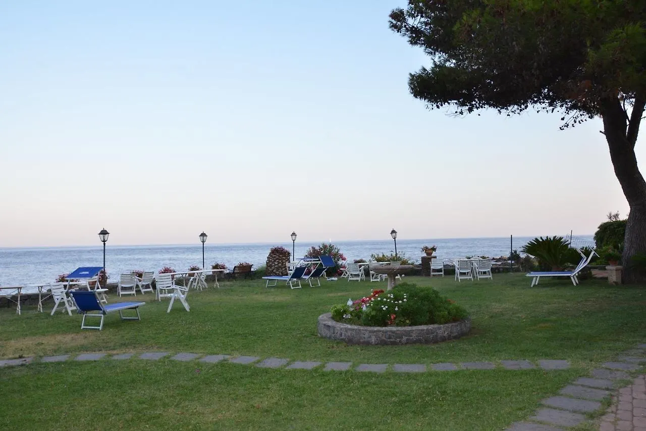 Arathena Rocks Hotel جيارديني ناكسوس 4*,  إيطاليا