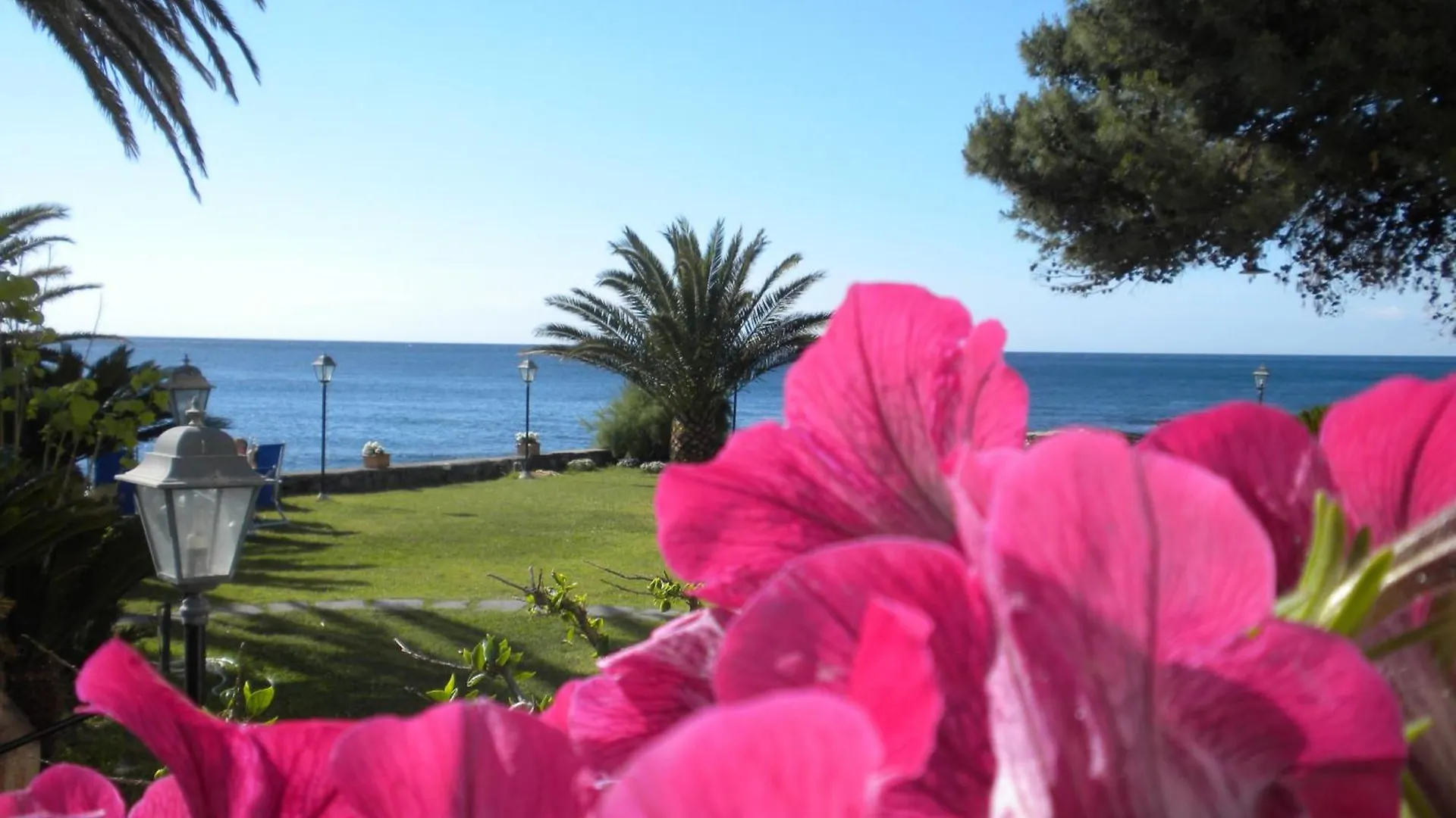 Arathena Rocks Hotel Giardini Naxos Itálie